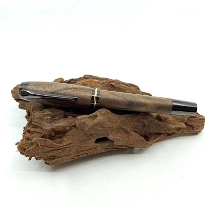 Dřevěné kuličkové pero Elegance - Ořech titanium